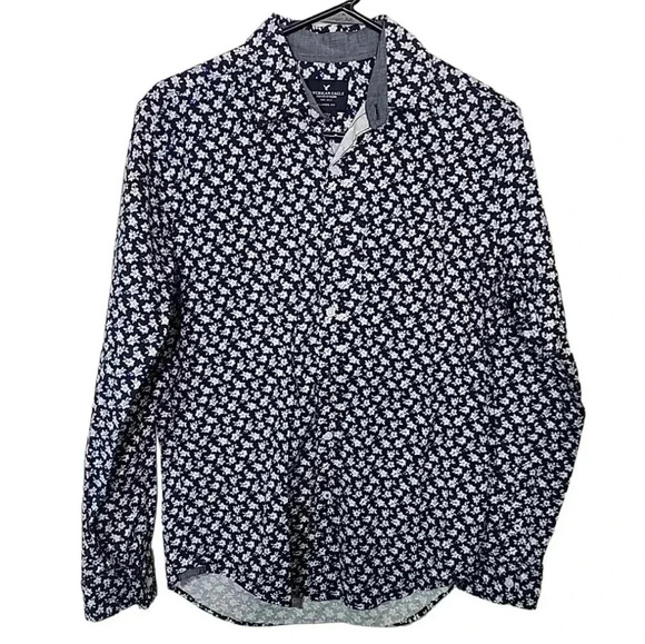 American Eagle Outfitters Other - American Eagle Outfitters men's floral classic fit button-up. Size small